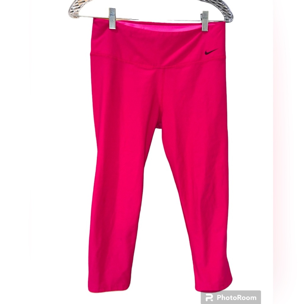 Hot Pink Nike Dri-Fit 3/4 length, High Waist leggings Size M